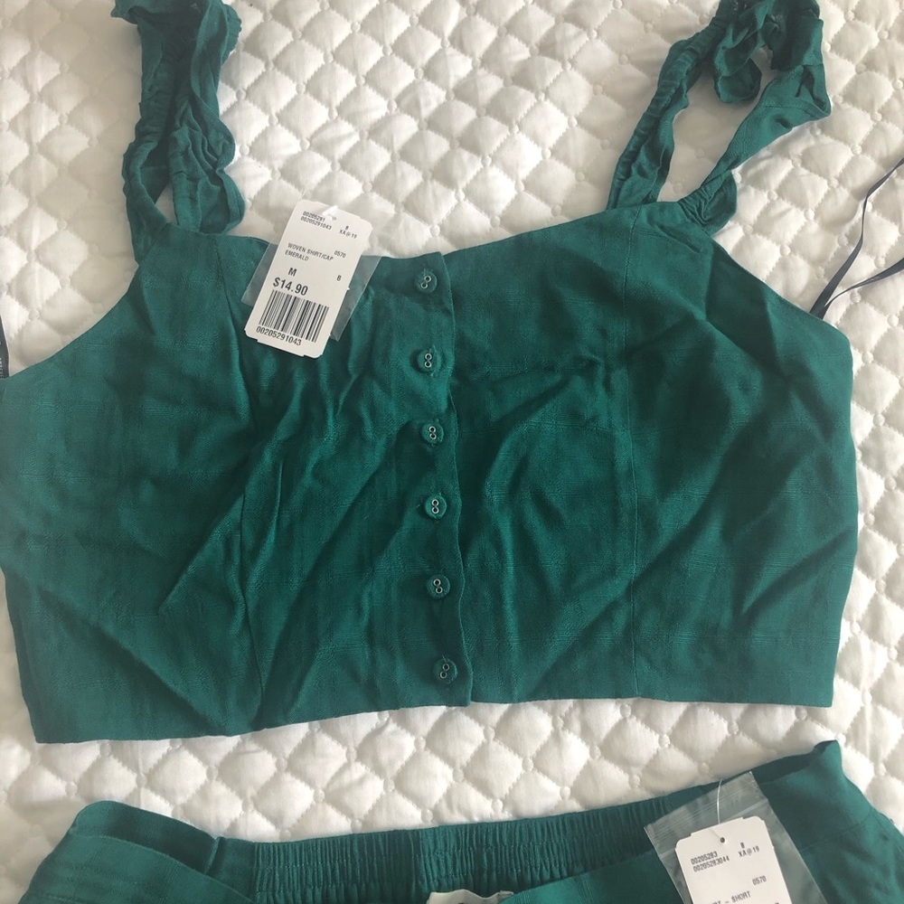 Green crop top/skirt set